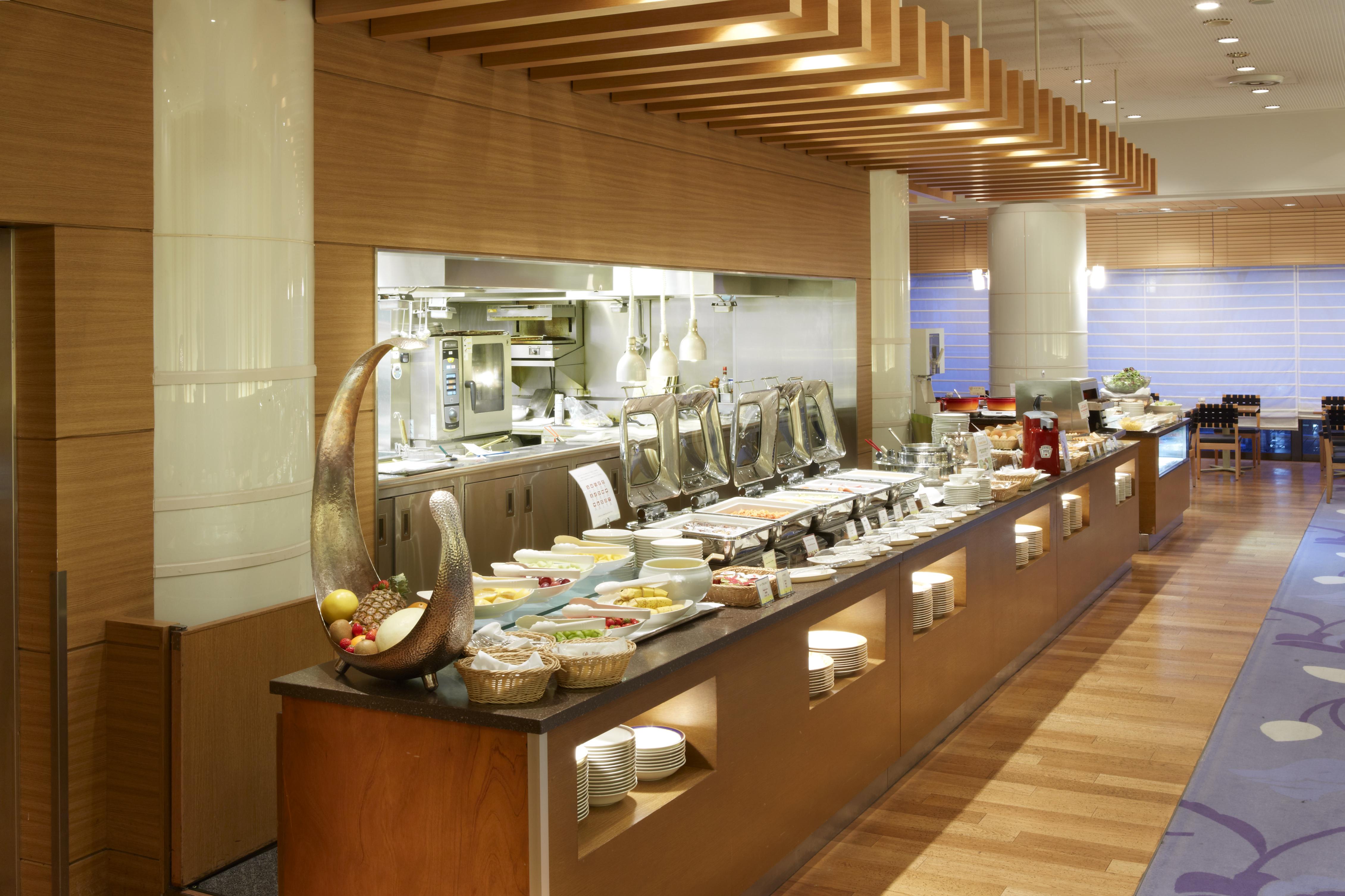 Grand Prince Hotel Takanawa Токио Экстерьер фото A buffet at a hotel