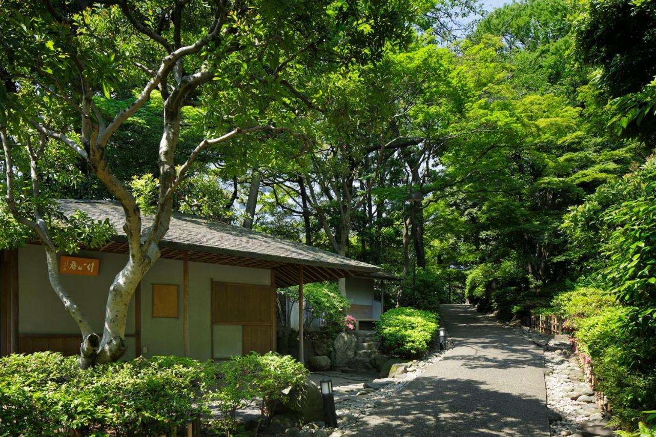 Grand Prince Hotel Takanawa Токио Экстерьер фото A street in the village